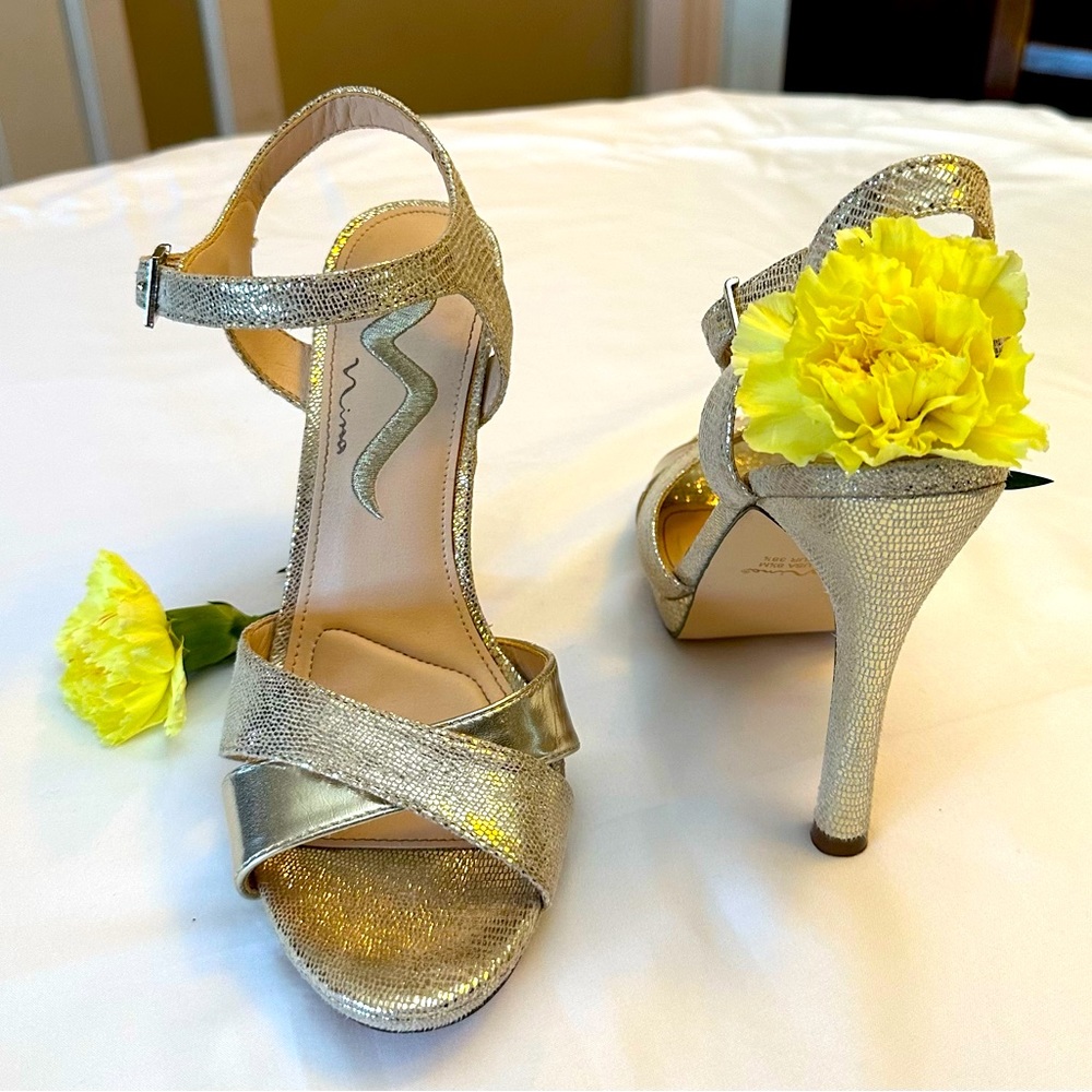 Nina Metallic Gold Sandals / pre-owned